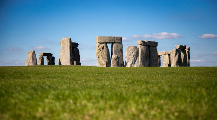 Stonehenge: The Sarsens Originated from West Woods, Wiltshire