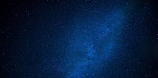 Обнаружение экстремального ультрафиолетового излучения очень далекой галактики AUDFs01