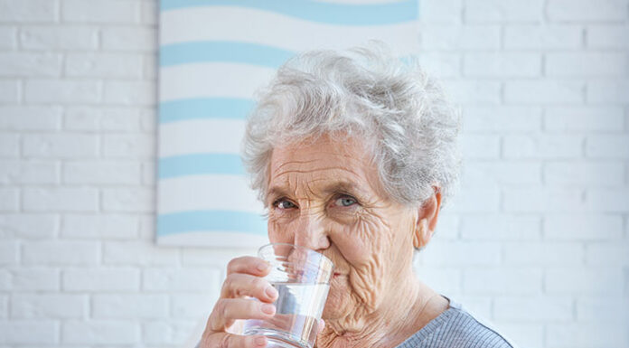 Умеренное употребление алкоголя может снизить риск деменции