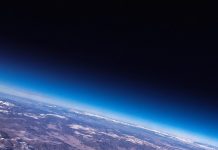 Champ magnétique terrestre : le pôle Nord reçoit plus d'énergie Le pôle Nord du champ magnétique terrestre reçoit plus d'énergie