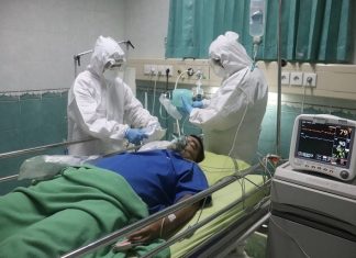 Крызіс COVID-19 у Індыі: што магло пайсці не так COVID-19 Індыя Прычынны аналіз цяперашняга крызісу ў Індыі, выкліканага COVID-19, можна аднесці да розных фактараў, такіх як маларухомы лад жыцця насельніцтва, самазадаволенасць з-за ўспрыняцця пандэміі, схільнасць індыйскага насельніцтва да сумеснага жыцця. захворванні, такія як цукровы дыябет, які прыводзіць да дрэннага прагнозу, недастатковасць вітаміна D, якая выклікае сур'ёзныя сімптомы COVID-19, і непадрыхтаванасць сістэмы аховы здароўя, якая была заспета знянацку.