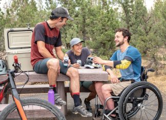 Spinalkordblessuere (SCI): It benutten fan bio-aktive steigers om funksje te herstellen Spinal Cord Injury (SCI) Benutting Bio-aktive Scaffolds Weromsette Funksje