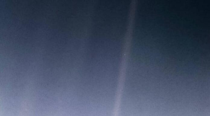 casa carl sagan Pale Blue Dot Earth Carl Sagan Voyager
