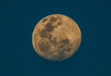 Ny rivotry ny Volana: Ny Ionosphere dia manana Hato Plasma avo Ny atmosfera amin'ny volana: Ny Ionosphere dia manana Haatran'ny Plasma avo