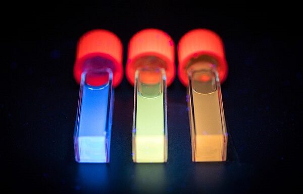 Chemie Nobelprys 2023 vir die ontdekking en sintese van kwantumkolletjies
