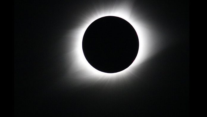 Eklipsi i plotë diellor në Amerikën e Veriut