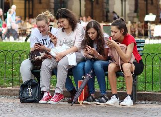 Ang Paggamit ng Mobile Phone ay Hindi Naka-link sa Brain Cancer Ang Paggamit ng Mobile Phone ay Hindi Naka-link sa Brain Cancer