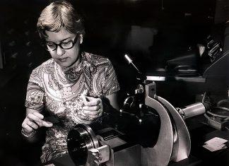 Vera Rubin: Íomhá Nua d'Andromeda (M31) Eisithe mar Ómós Vera Rubin: Íomhá Nua d'Andromeda (M31) Eisithe mar Ómós